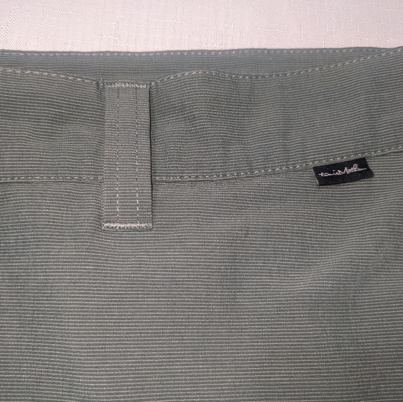 Travis Mathew Beck Short size 40 - Picture 3 of 5